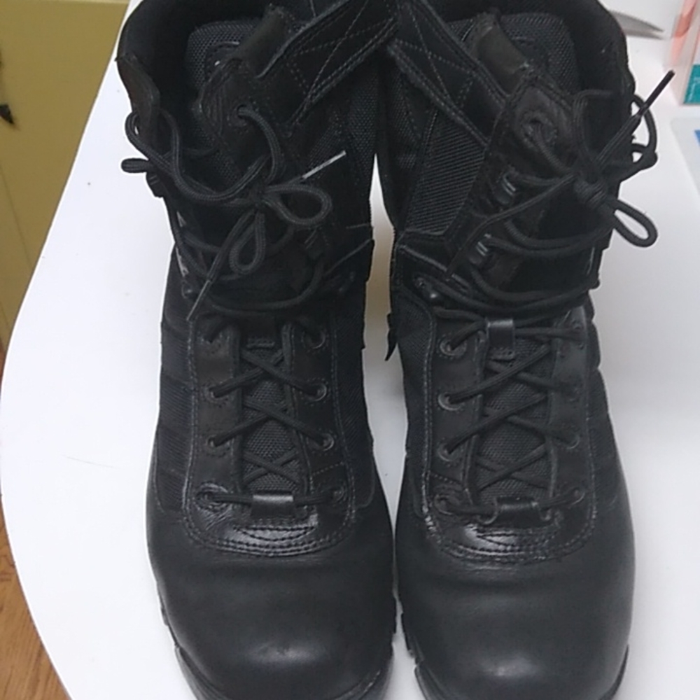 Bates tactical boots size 10EW